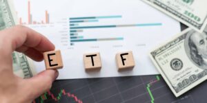 Short-Selling ETFs: Advanced Techniques for Downward Market Trends in the UK